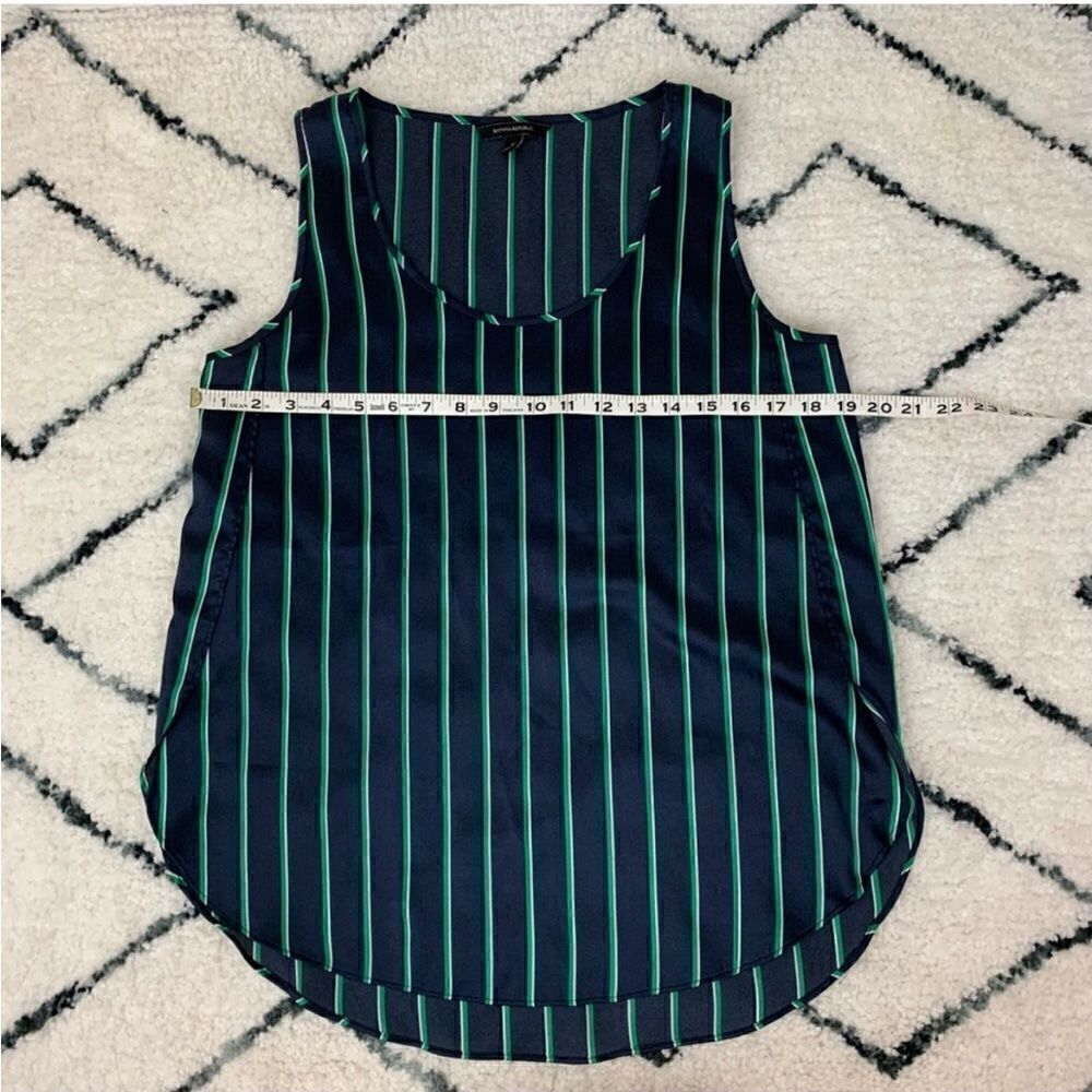 Banana republic silk navy with green pinstripe tank top Size small - Picture 8 of 8